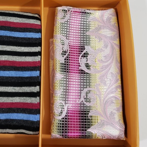 Robert Lewis Rose Bow Tie Hanky Socks Box 3 Set - Picture 5 of 8